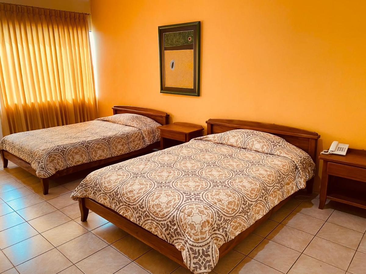 Hostal Solar Del Puerto Мачала Экстерьер фото