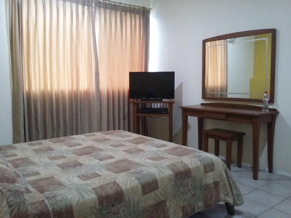 Hostal Solar Del Puerto Мачала Экстерьер фото